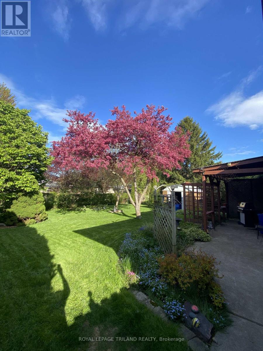 115 CHAMPLAIN CRESCENT - 30