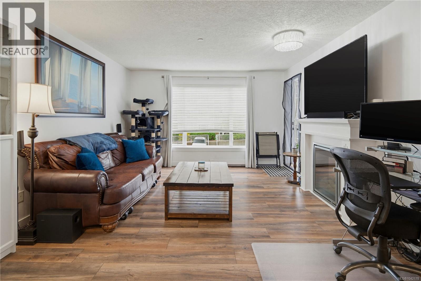 #205 2823 Jacklin Rd - 7