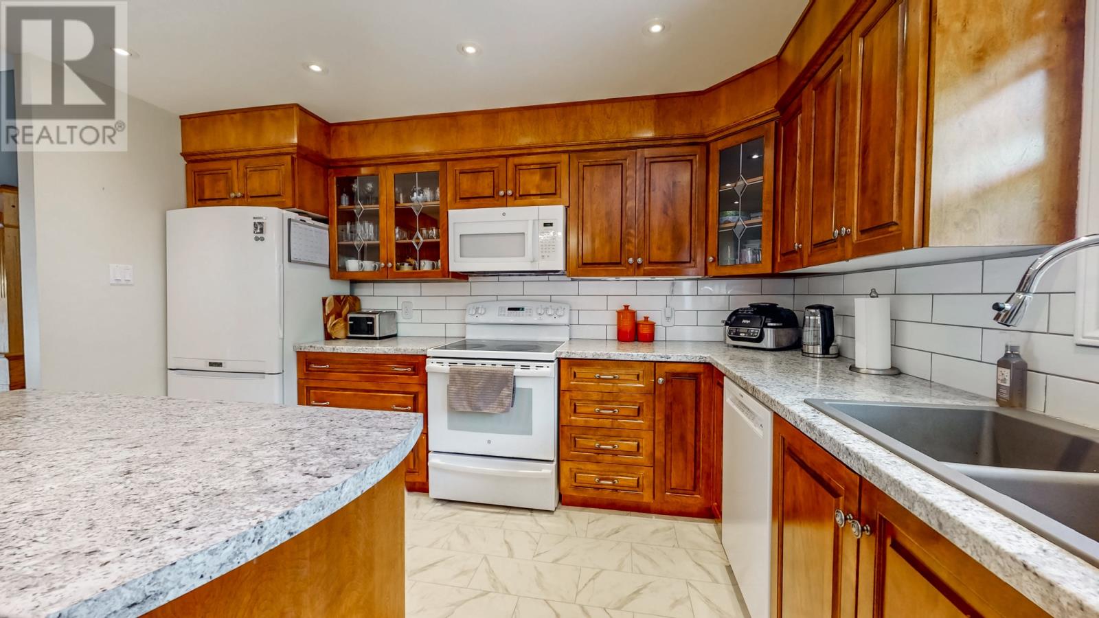 18 Newfoundland Drive - 13