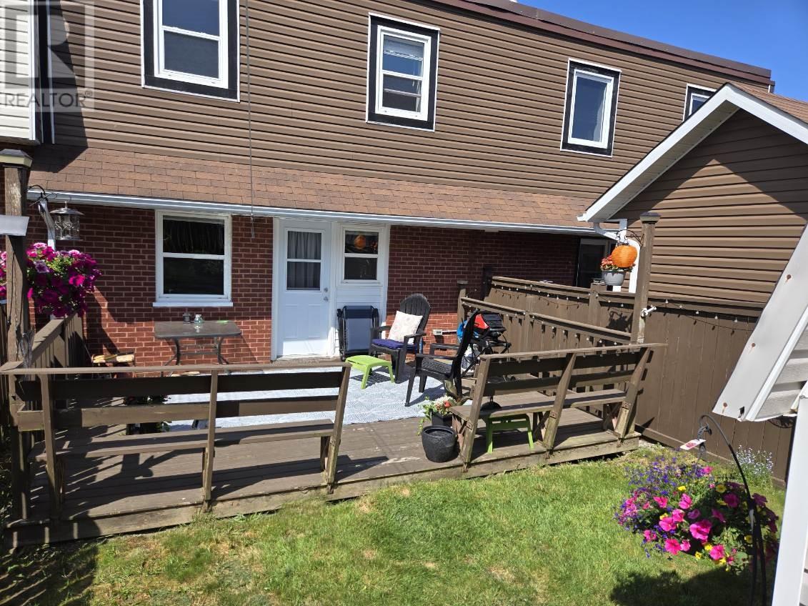 18 Newfoundland Drive - 32