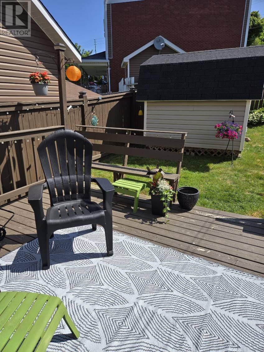 18 Newfoundland Drive - 35