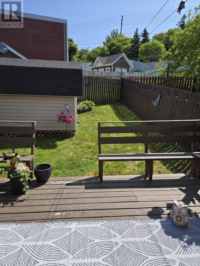 18 Newfoundland Drive - 36