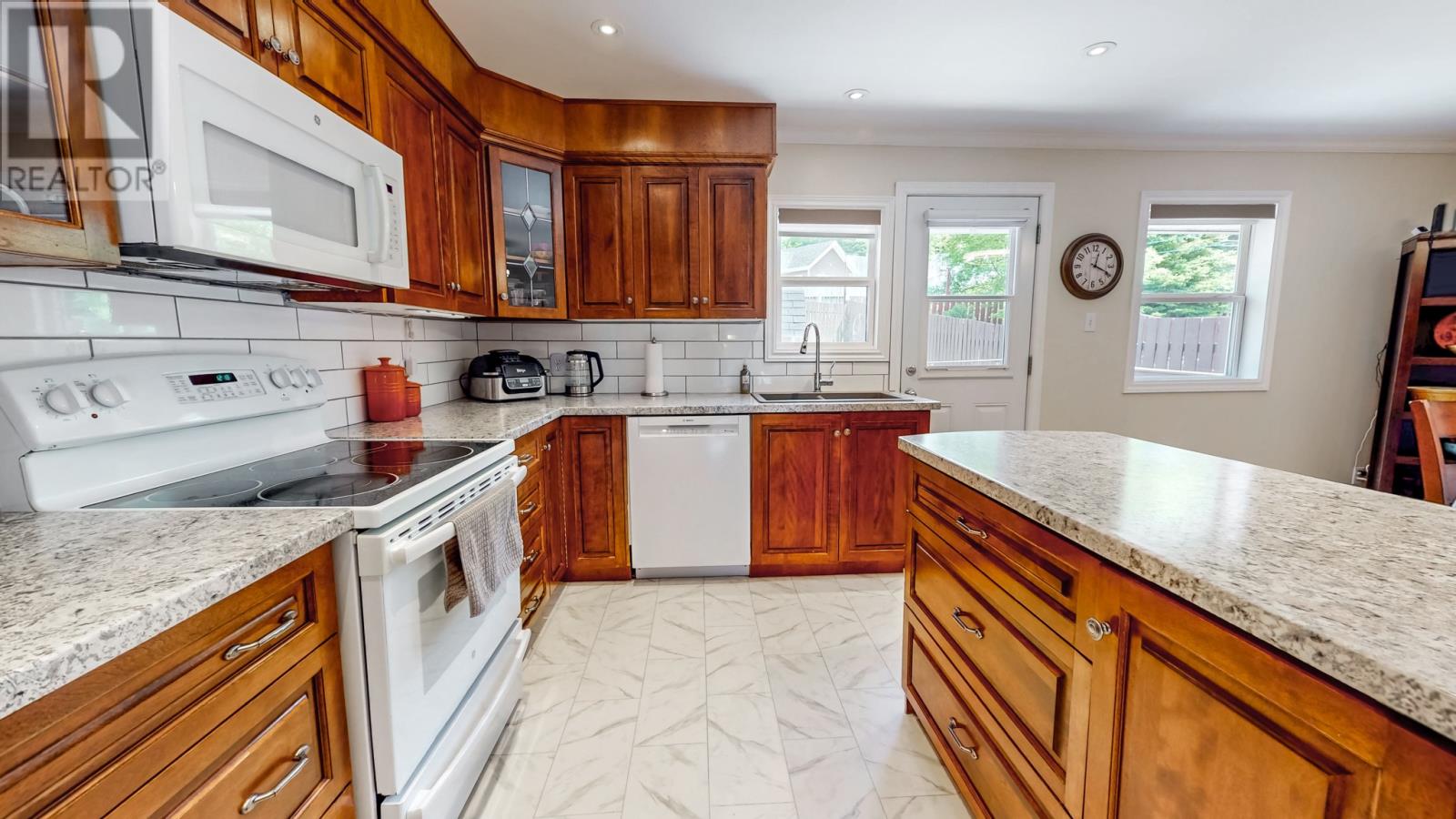 18 Newfoundland Drive - 9