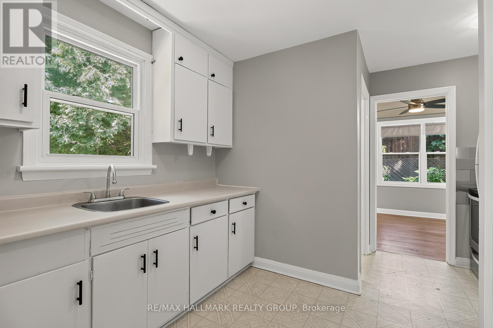 3 Bed, 2 Bath House for Rent in Ottawa – 427 PLEASANT PARK ROAD, Ottawa – MLS# X13519696 - Image 18