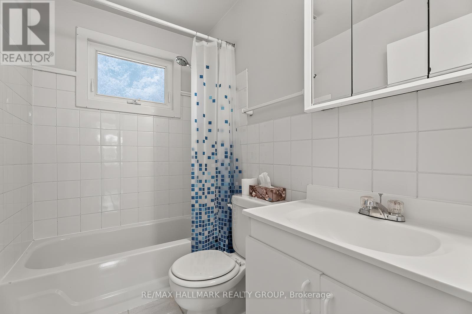3 Bed, 2 Bath House for Rent in Ottawa – 427 PLEASANT PARK ROAD, Ottawa – MLS# X13519696 - Image 23