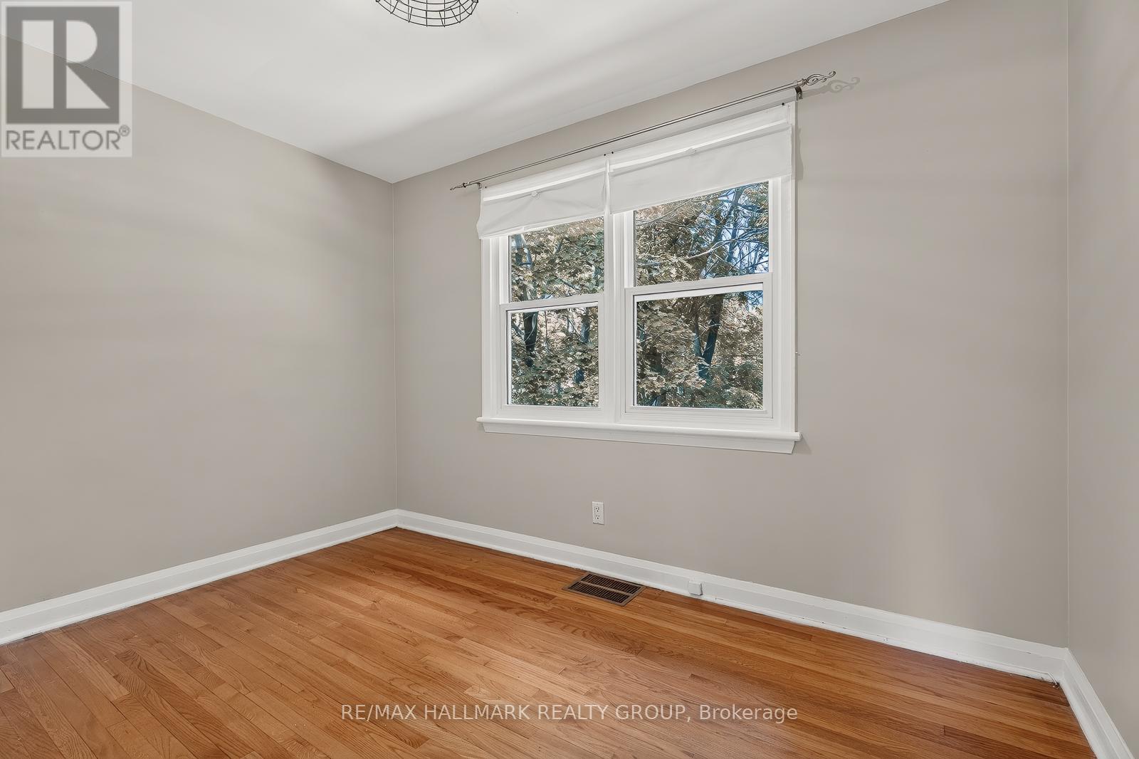 3 Bed, 2 Bath House for Rent in Ottawa – 427 PLEASANT PARK ROAD, Ottawa – MLS# X13519696 - Image 26