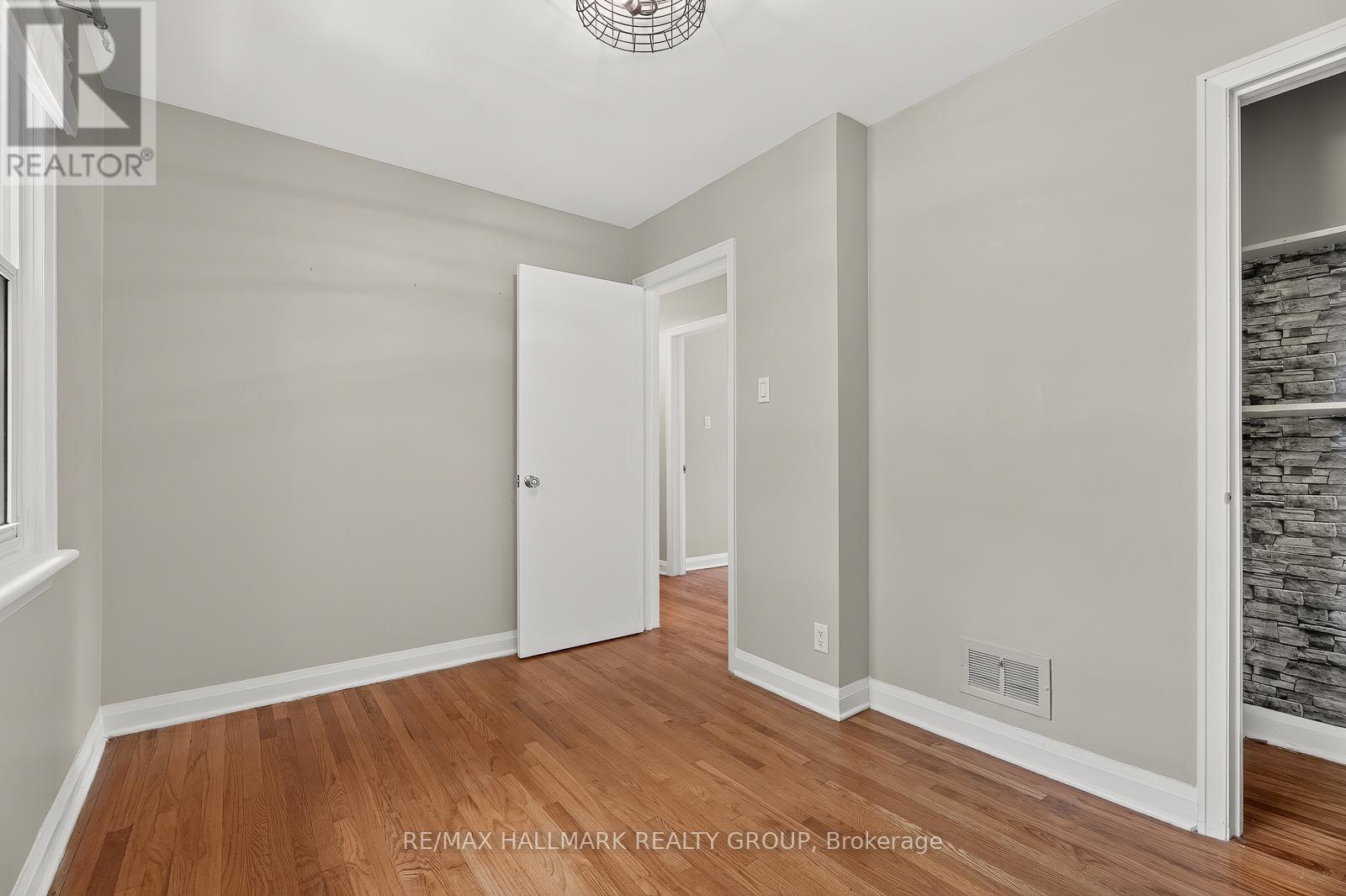 3 Bed, 2 Bath House for Rent in Ottawa – 427 PLEASANT PARK ROAD, Ottawa – MLS# X13519696 - Image 27