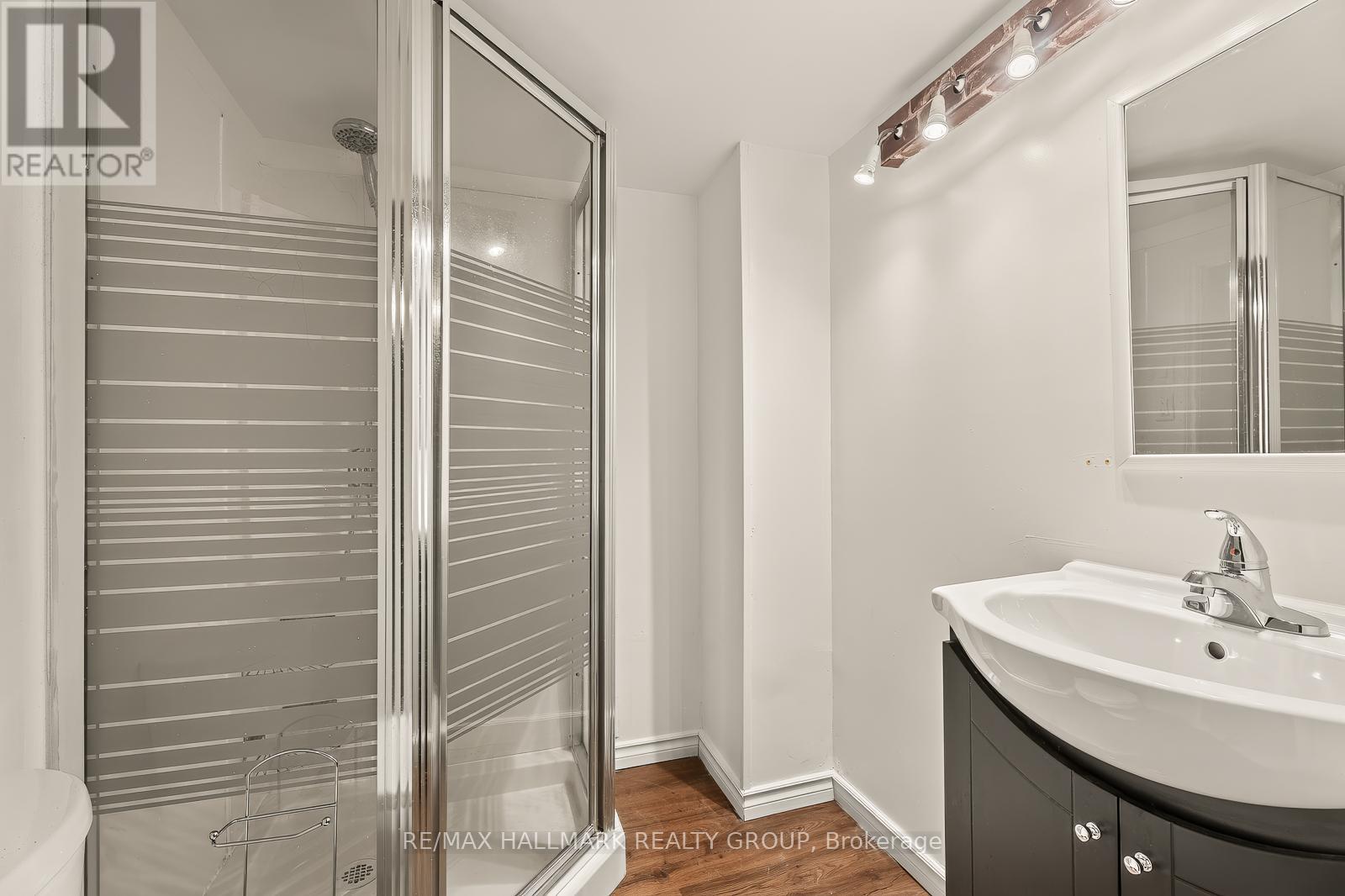 3 Bed, 2 Bath House for Rent in Ottawa – 427 PLEASANT PARK ROAD, Ottawa – MLS# X13519696 - Image 34