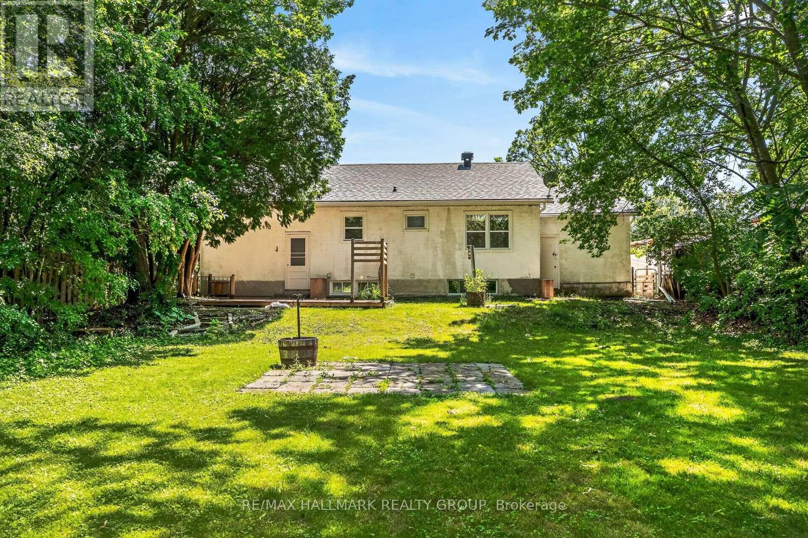 3 Bed, 2 Bath House for Rent in Ottawa – 427 PLEASANT PARK ROAD, Ottawa – MLS# X13519696 - Image 42