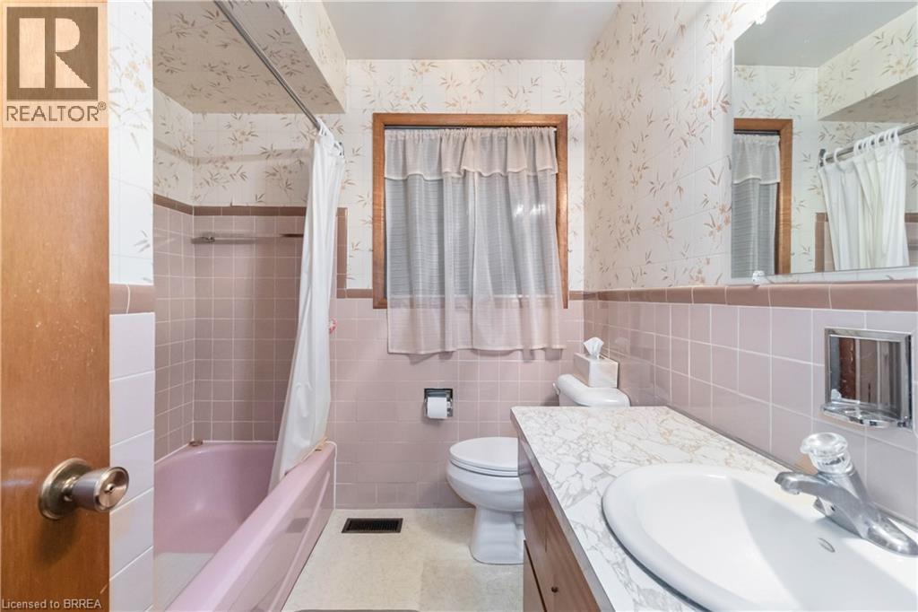 16 PARIS Road - 21