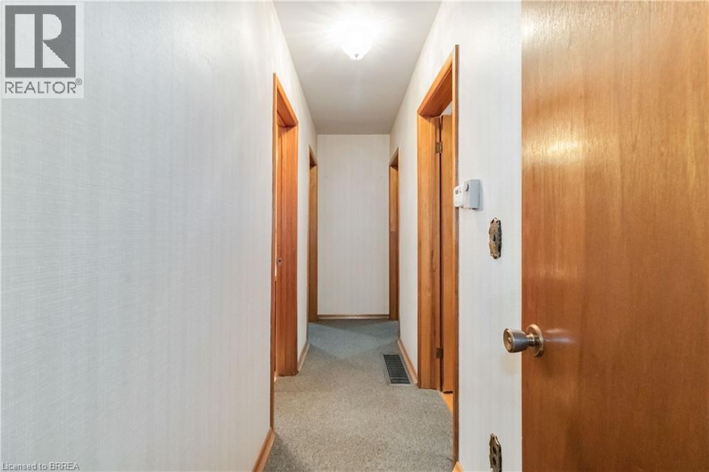 16 PARIS Road - 22