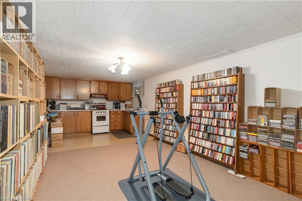 16 PARIS Road - 36