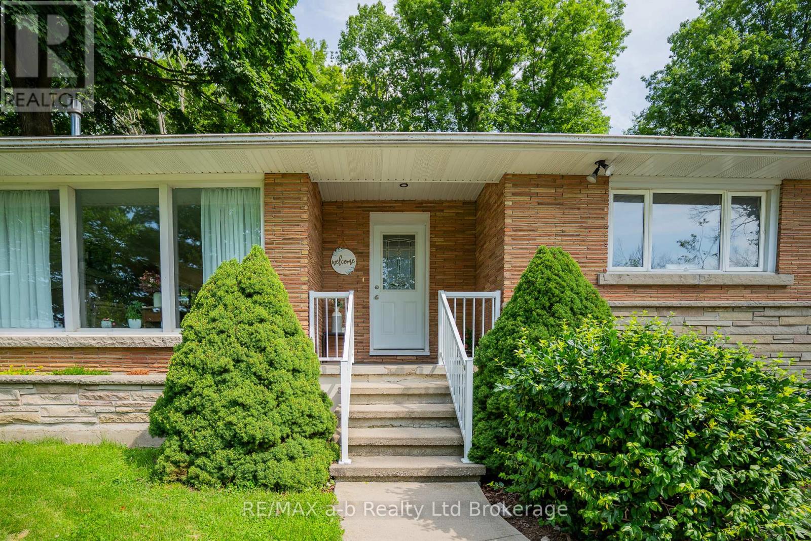 88 NORTH STREET W - 12