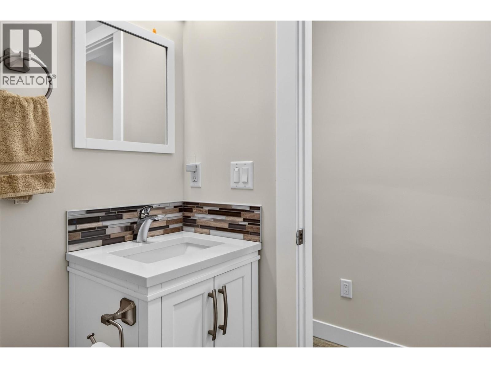 1077 Cascade Place, Kelowna