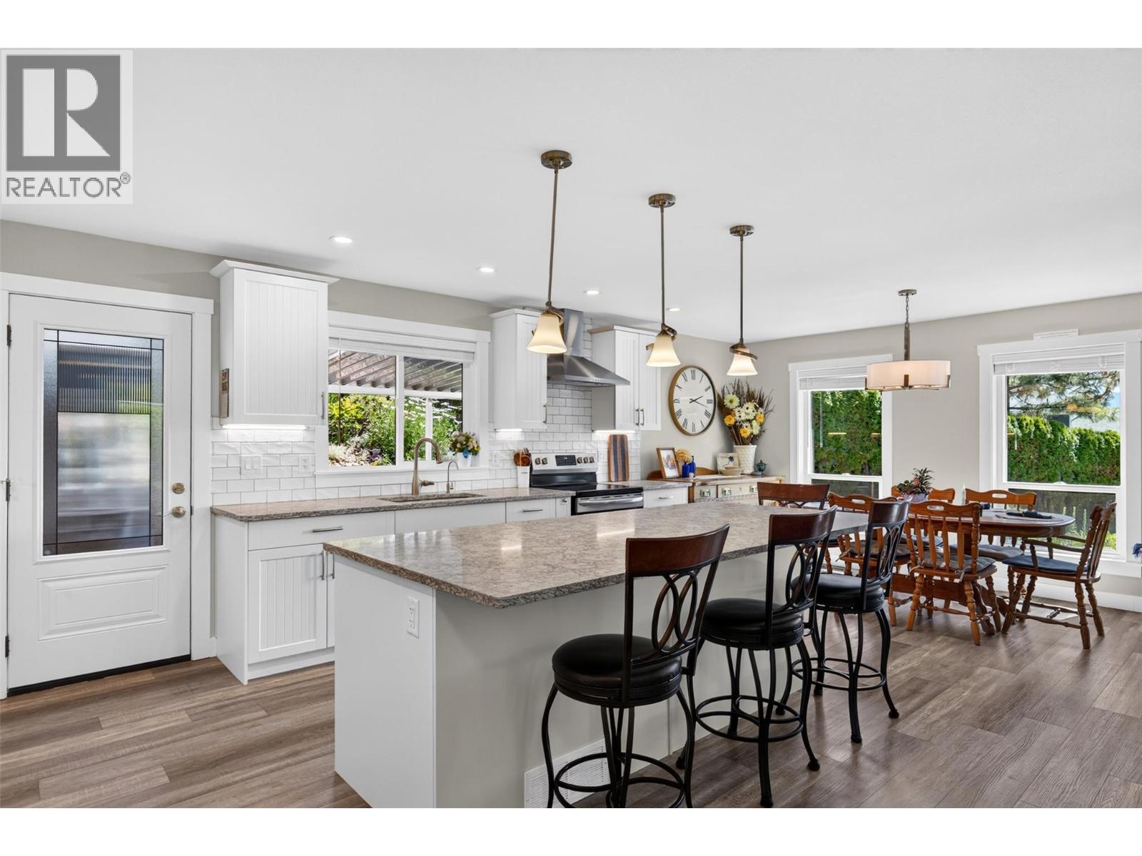 1077 Cascade Place, Kelowna