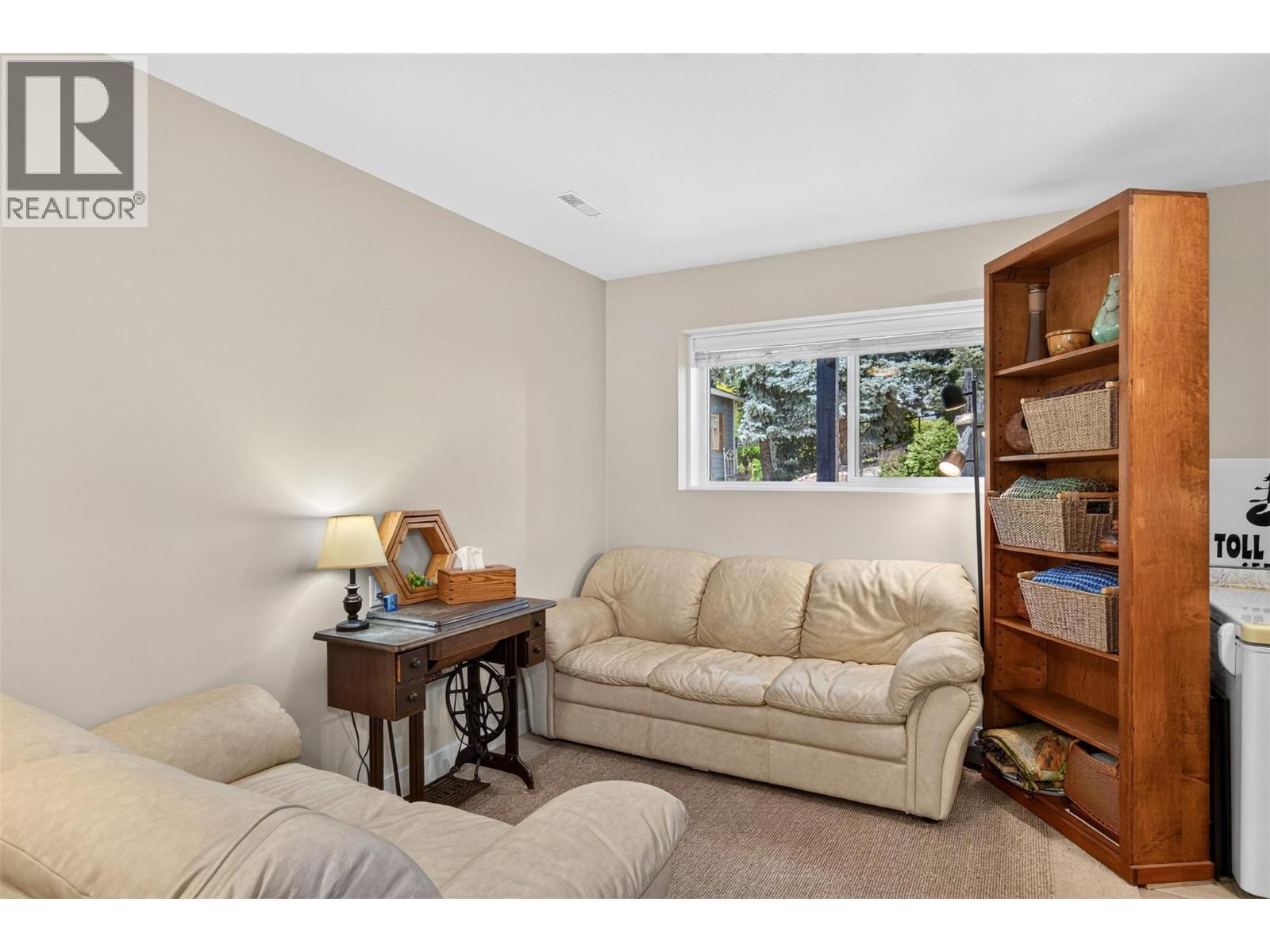 1077 Cascade Place, Kelowna