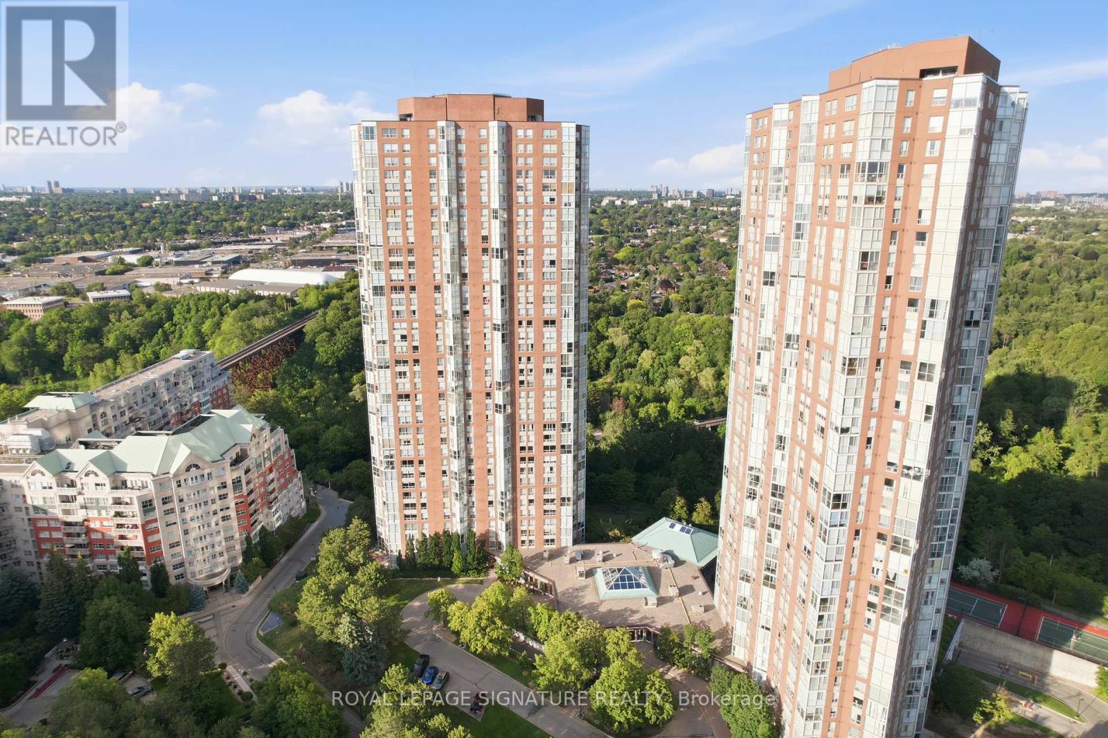 #301 7 CONCORDE PLACE - 1