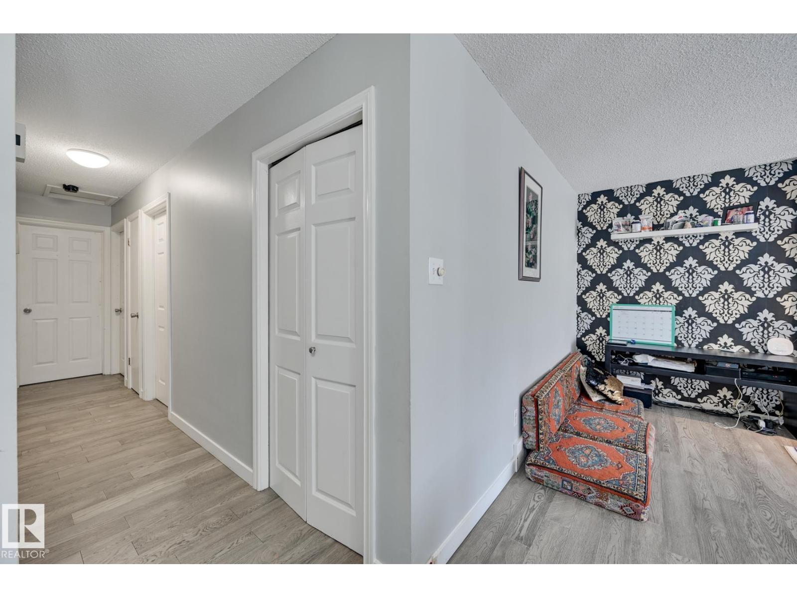 4628 37 AV NW - 11