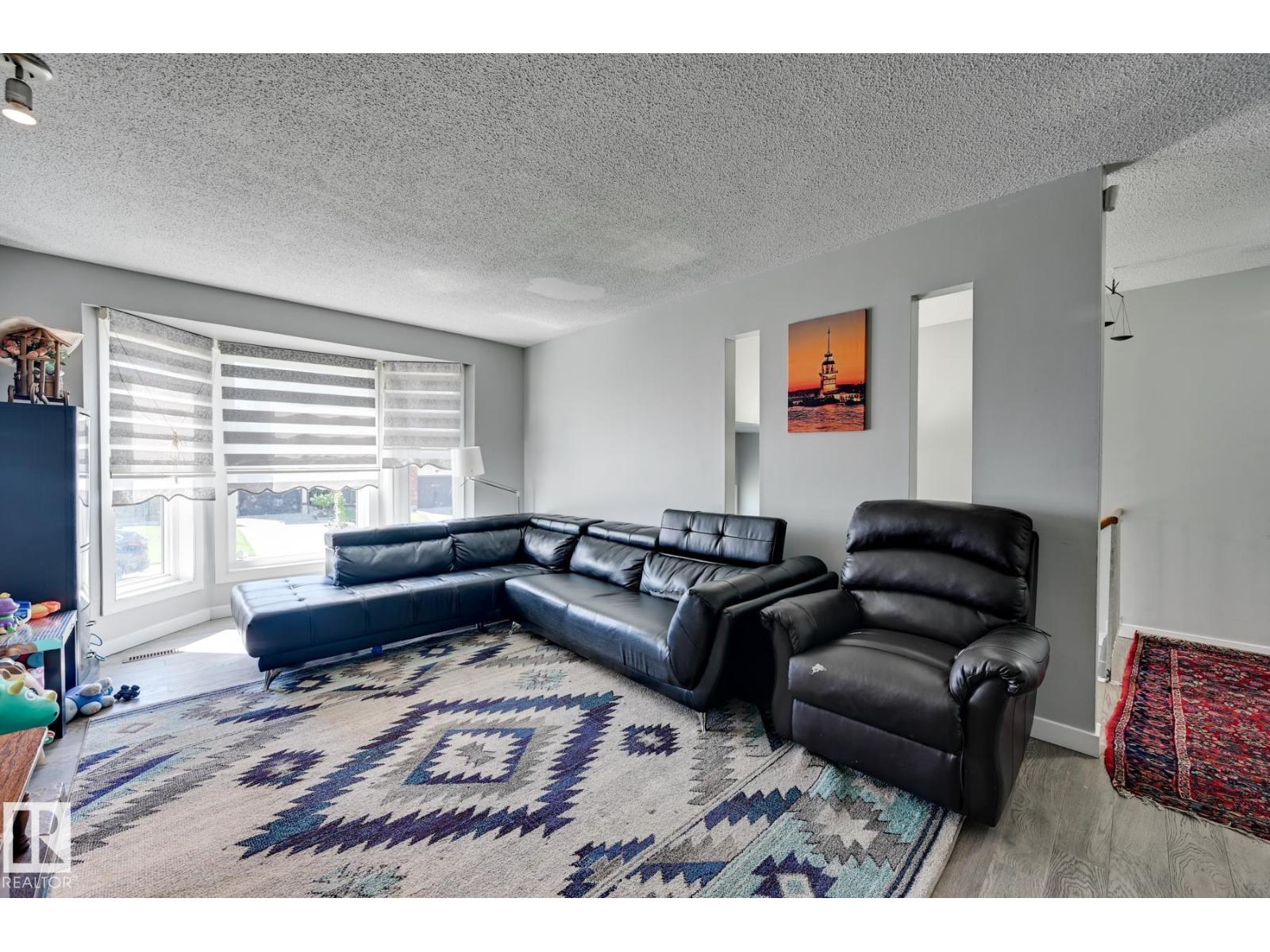 4628 37 AV NW - 5