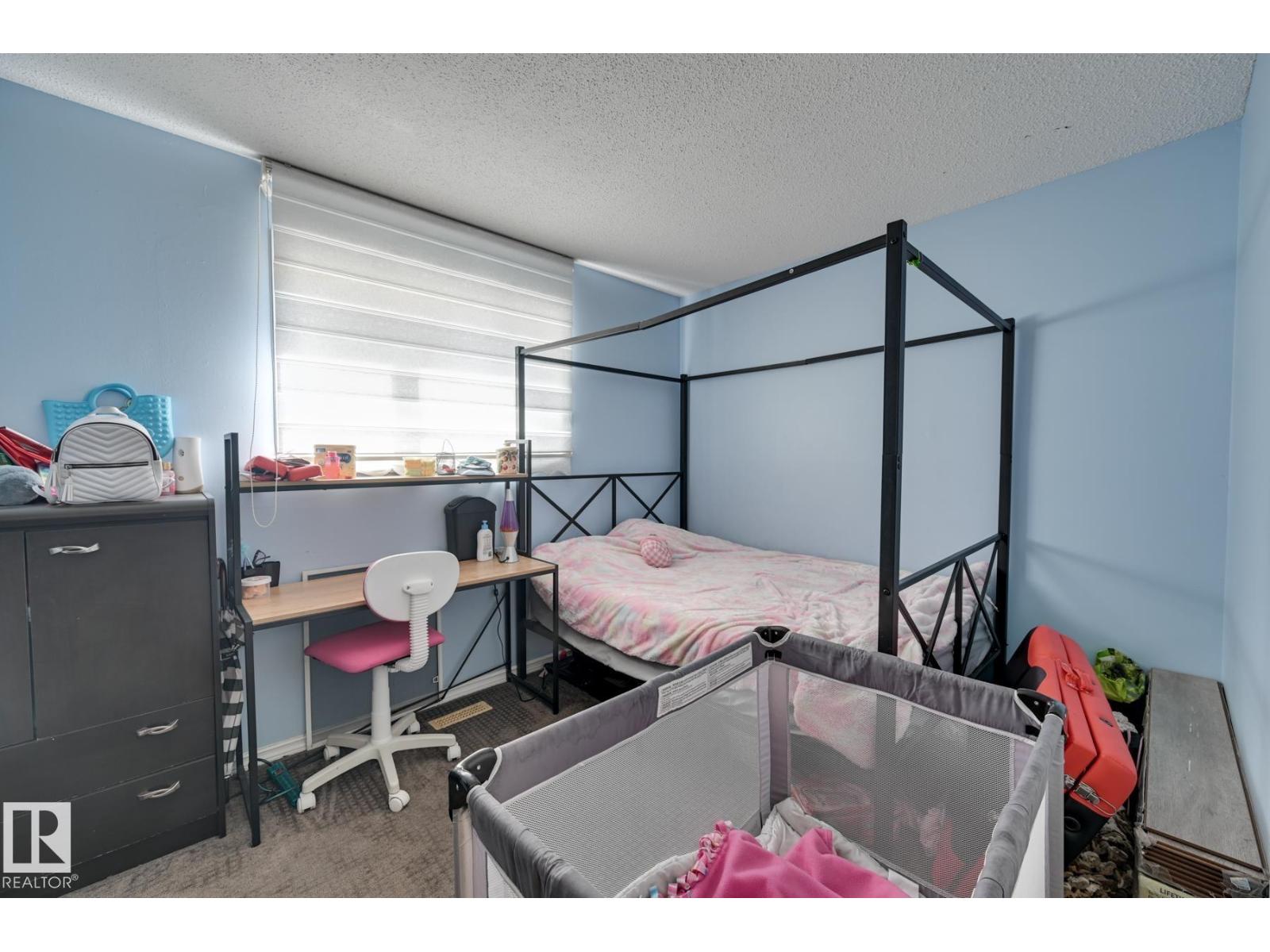 4628 37 AV NW - 8
