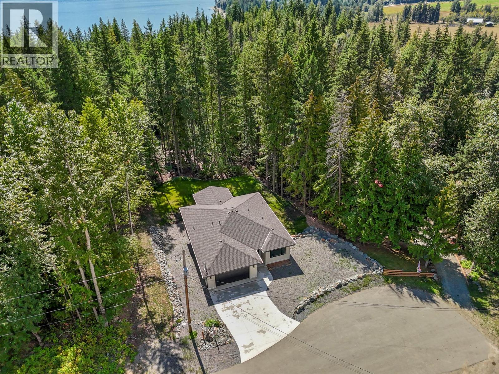7279 Birch Close - 2