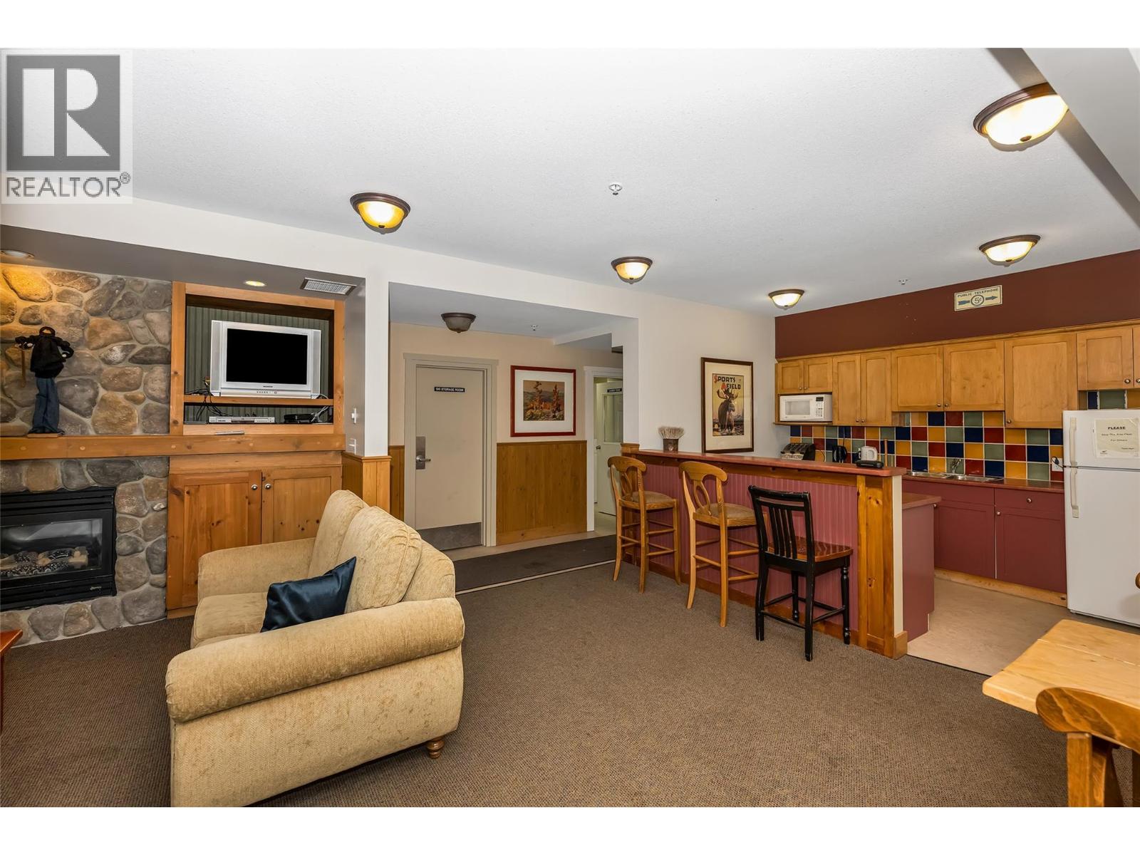 #302 9812 Silver Star Road - 24