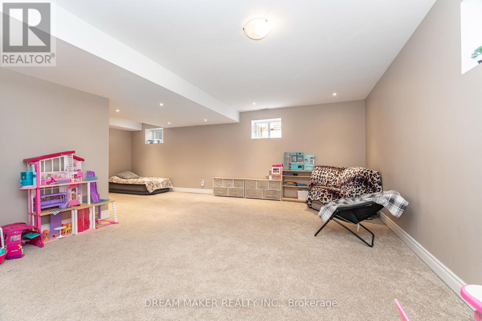 756 THIRD AVENUE - 40