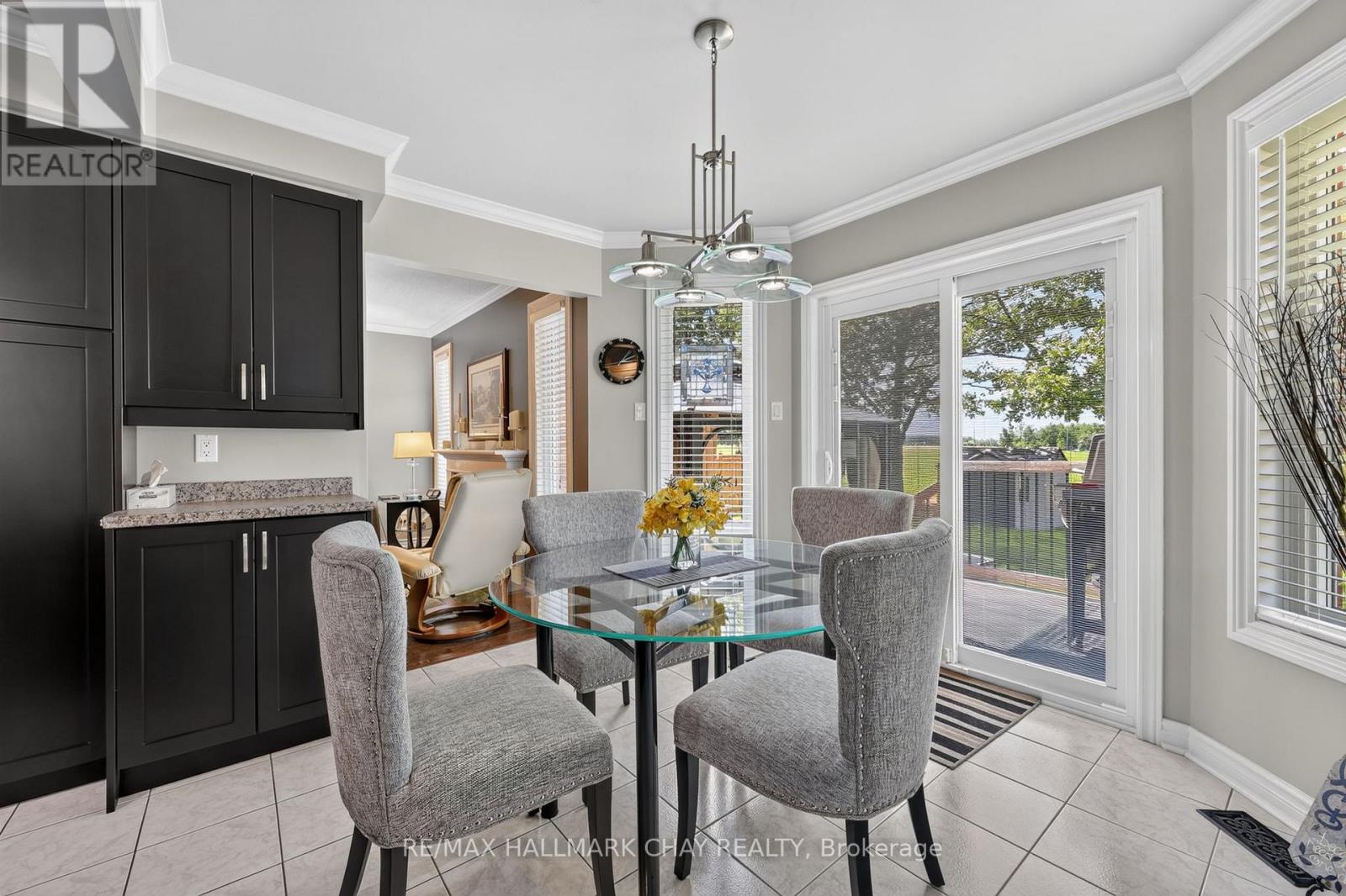 358 LIVINGSTONE STREET W - 4