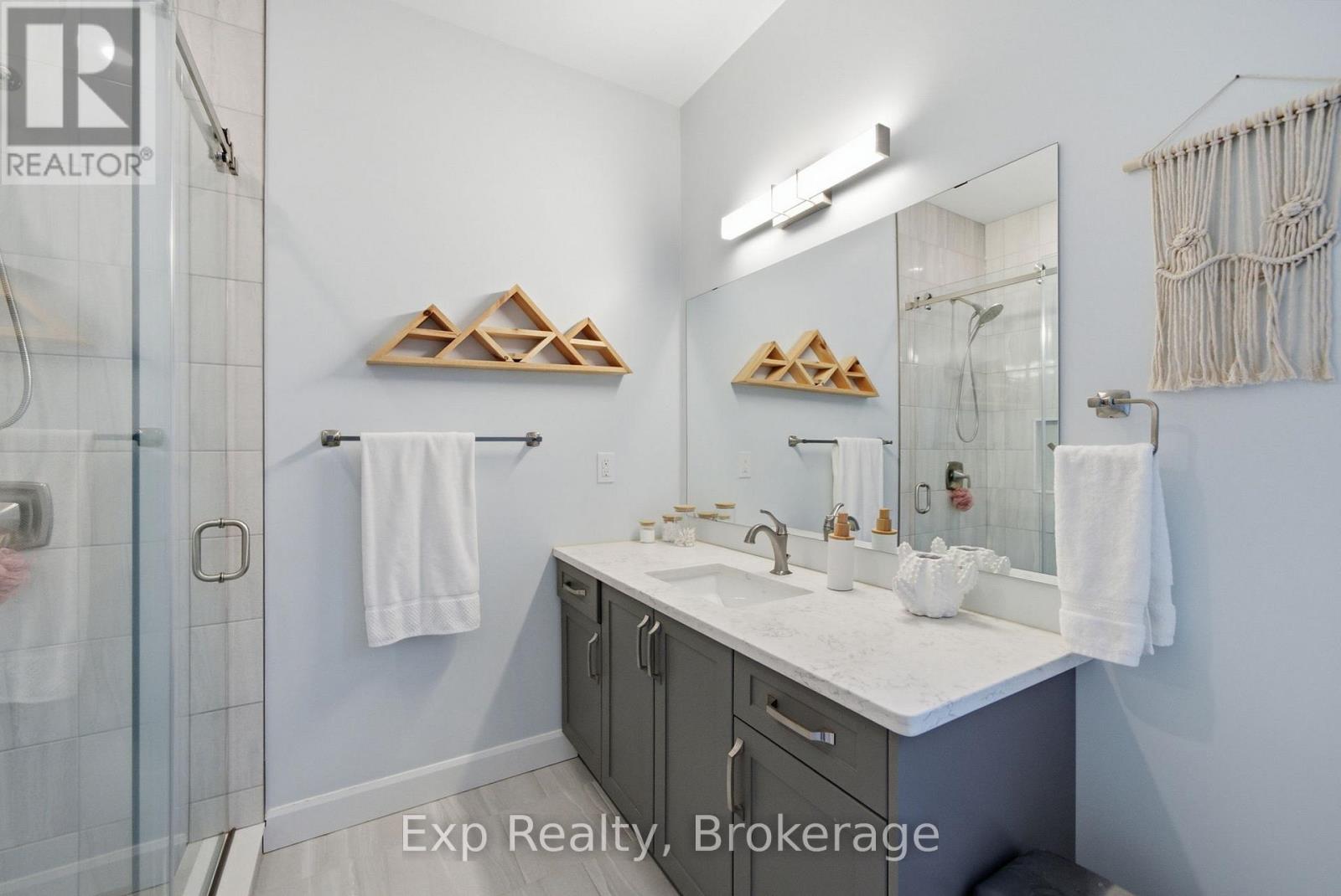 282 JOHN STREET - 16