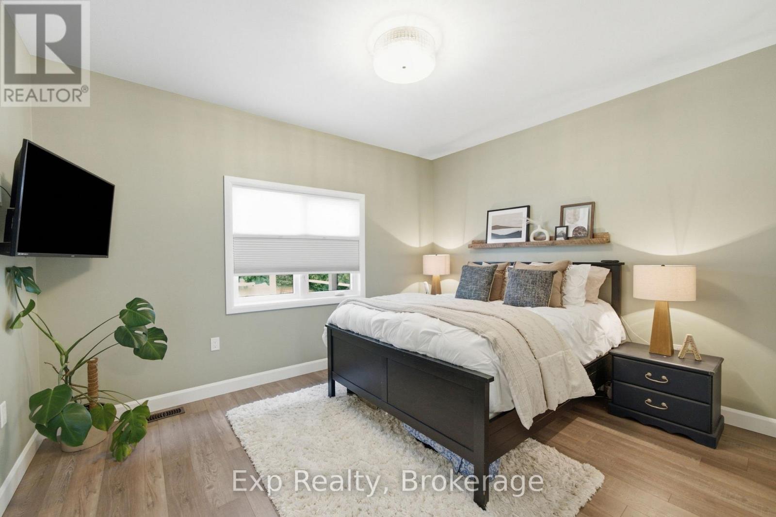 282 JOHN STREET - 13