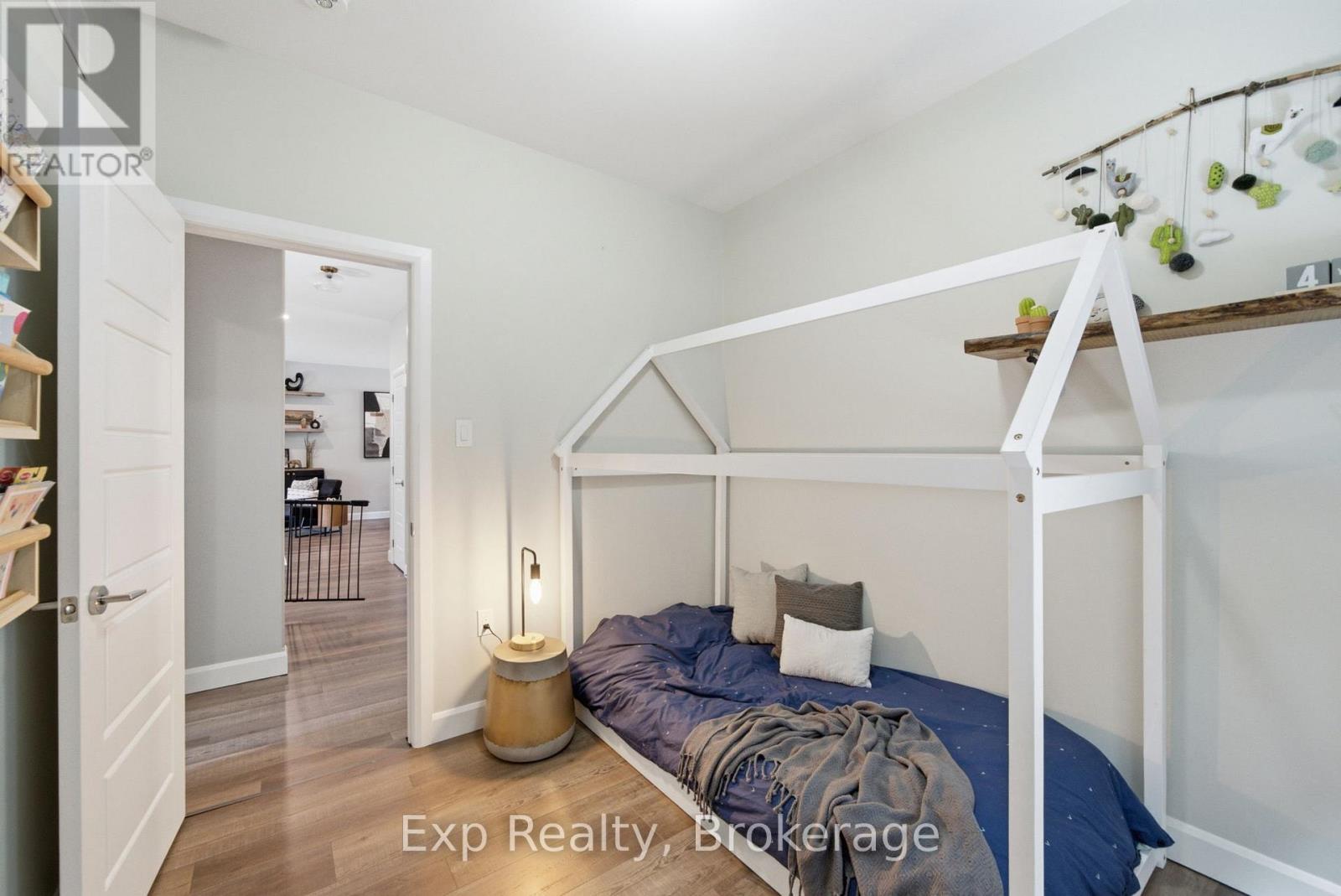282 JOHN STREET - 21
