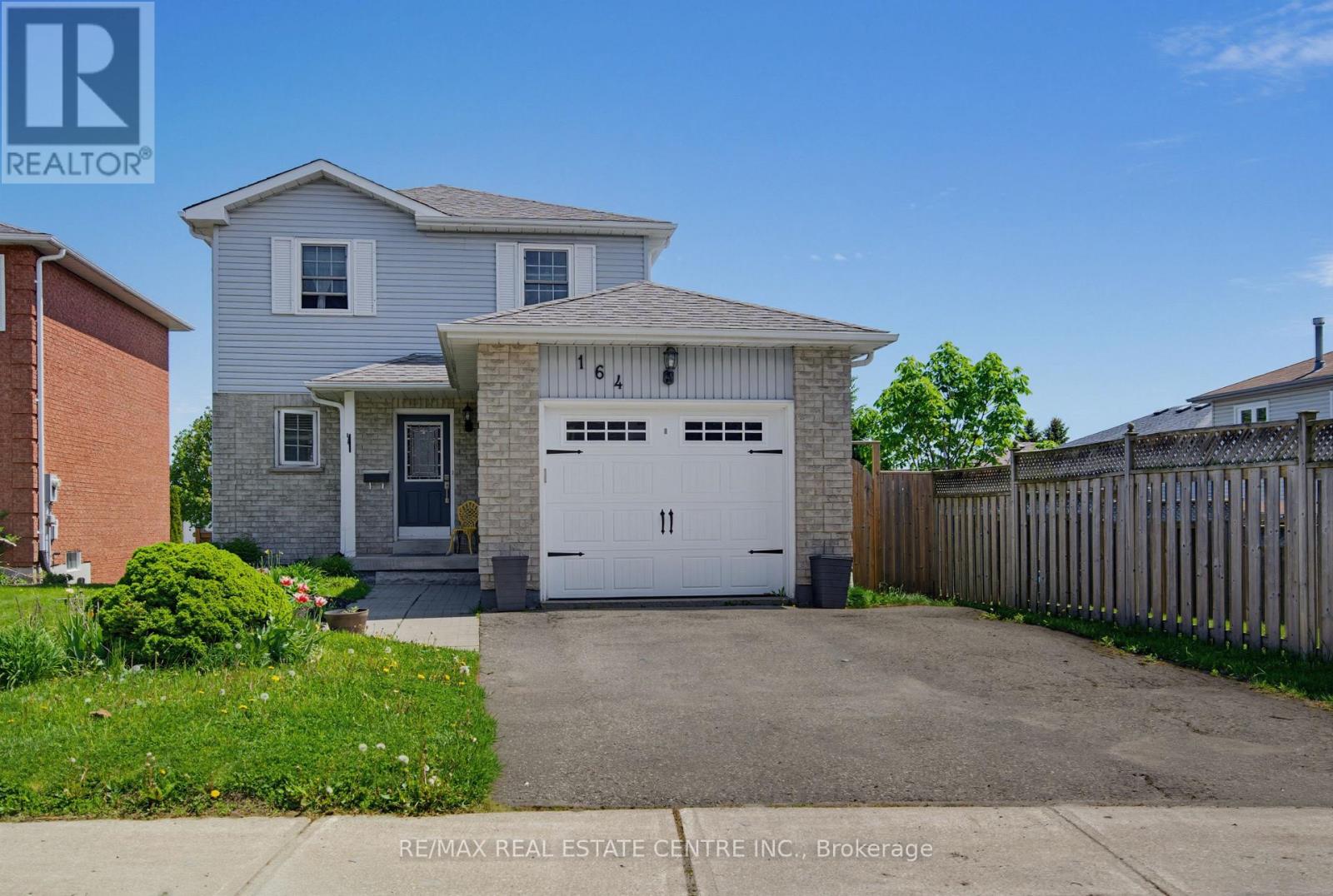 164 COURTNEY CRESCENT - 1