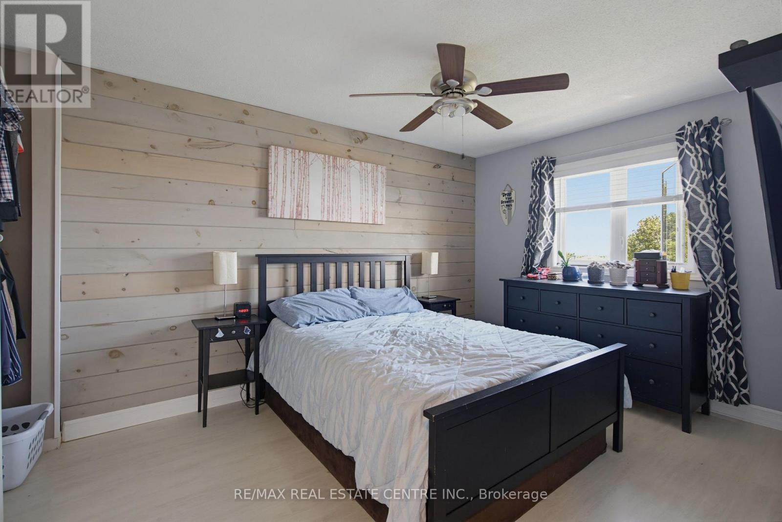 164 COURTNEY CRESCENT - 14