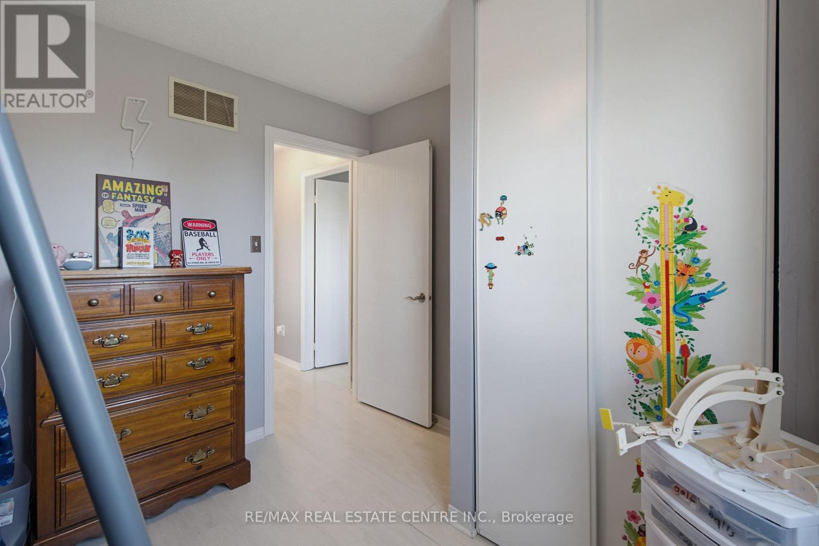 164 COURTNEY CRESCENT - 19