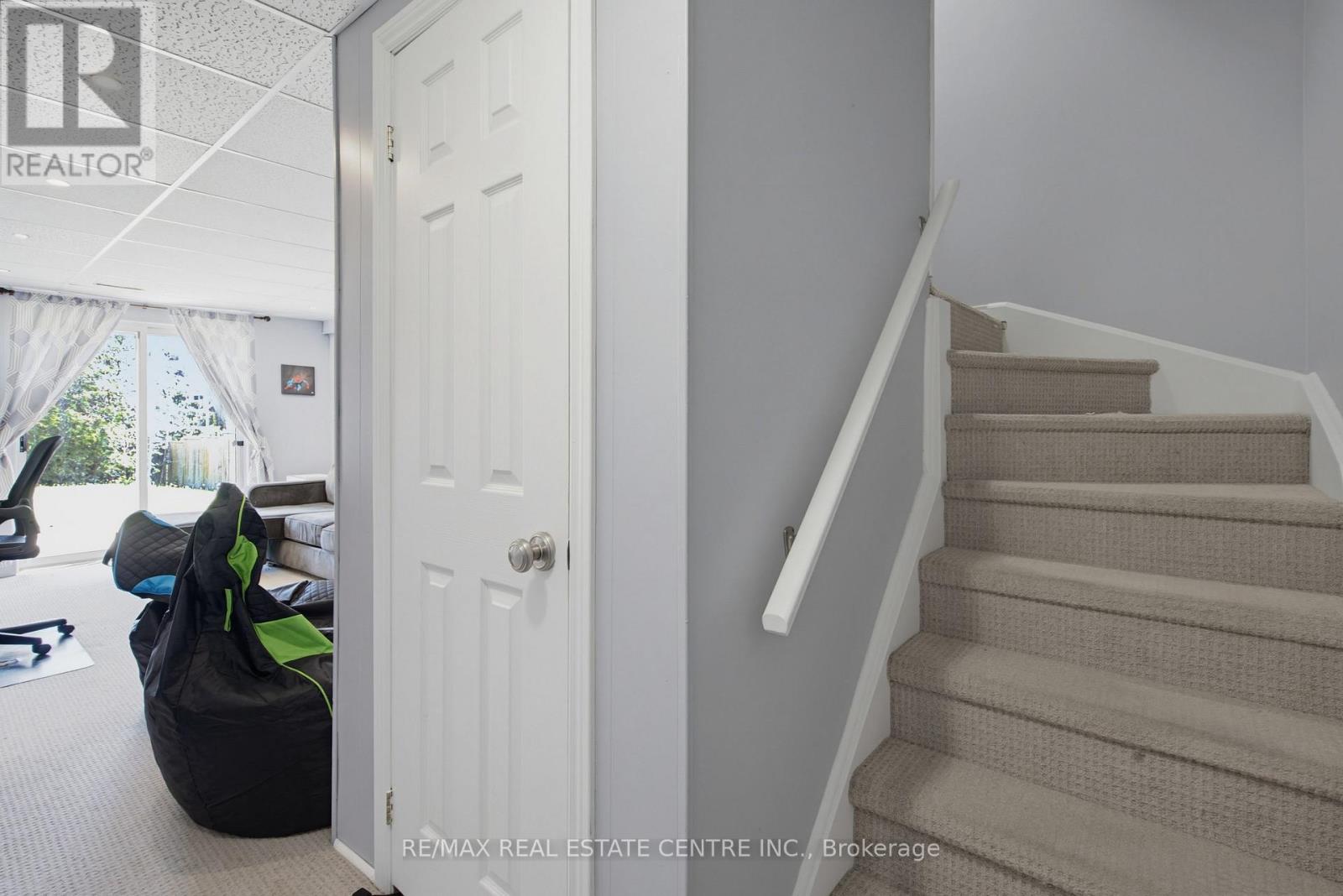 164 COURTNEY CRESCENT - 22