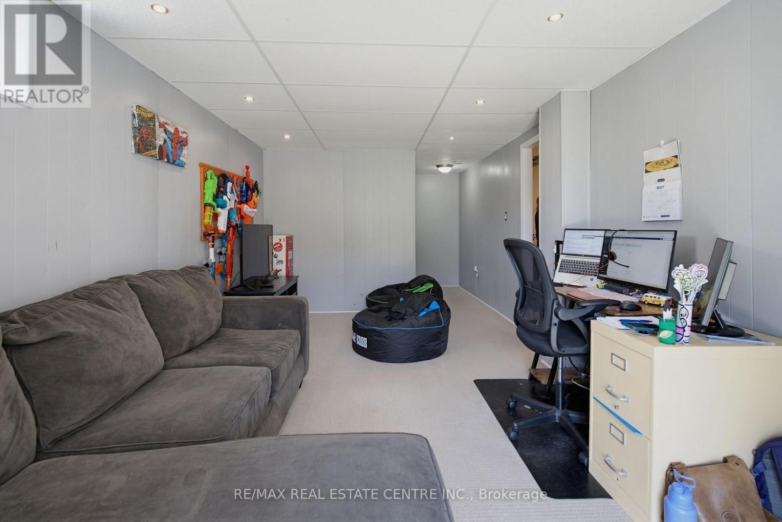 164 COURTNEY CRESCENT - 24
