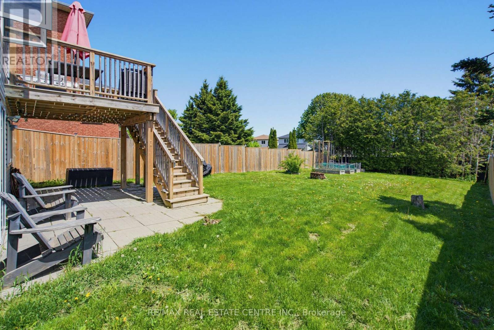 164 COURTNEY CRESCENT - 27