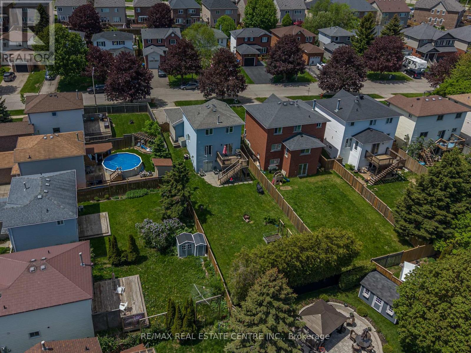 164 COURTNEY CRESCENT - 31