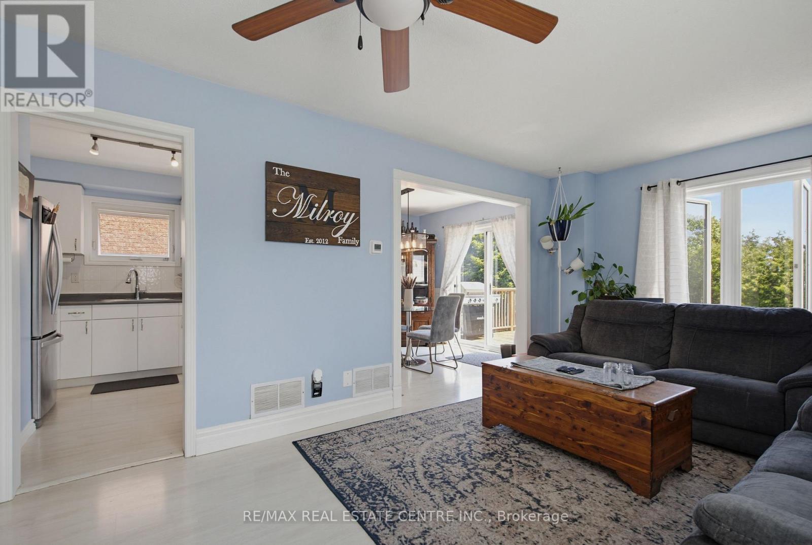 164 COURTNEY CRESCENT - 7