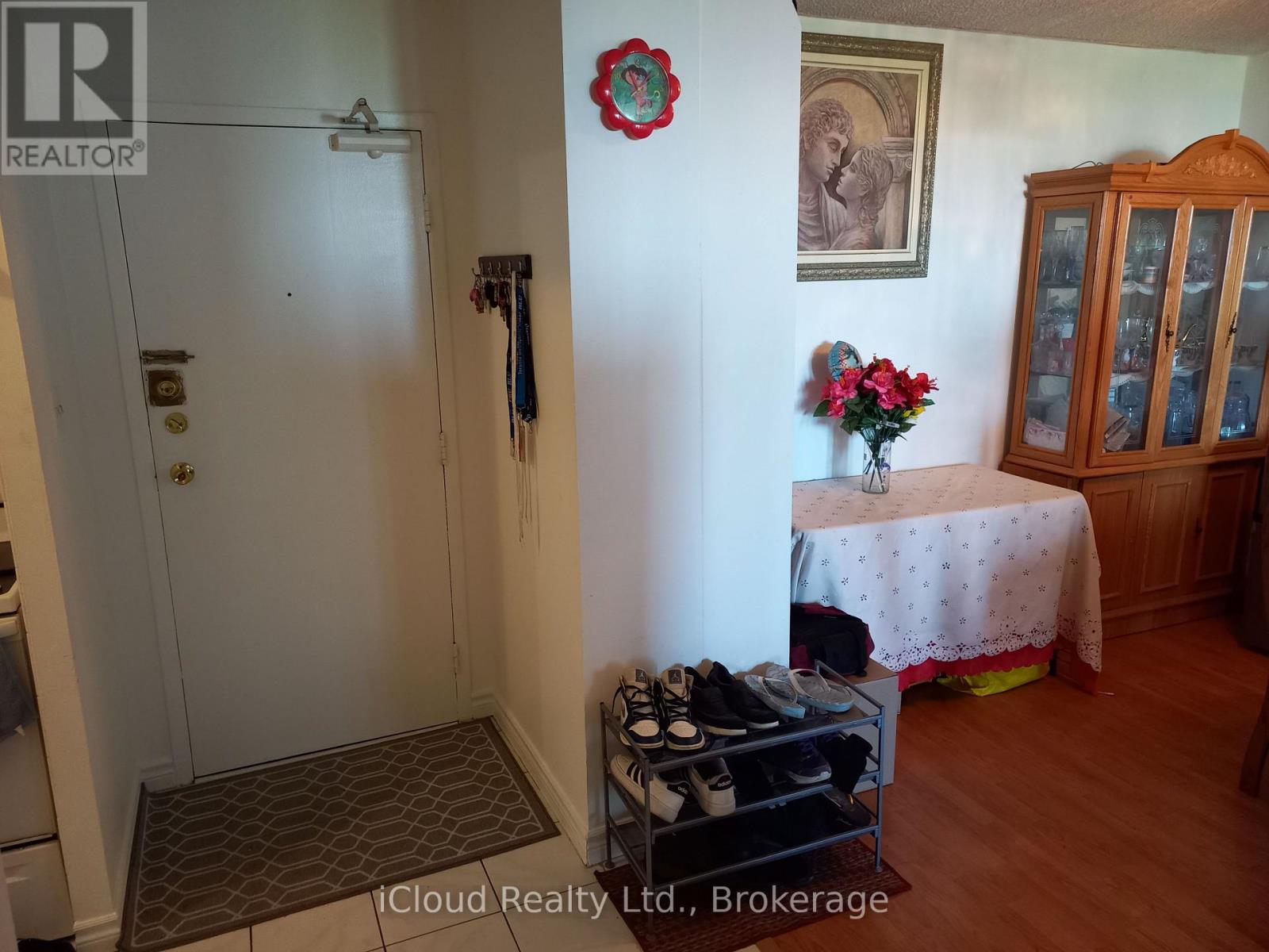 #806 390 DIXON ROAD - 1