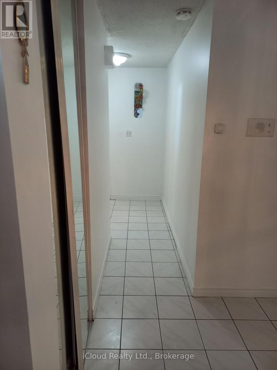 #806 390 DIXON ROAD - 17