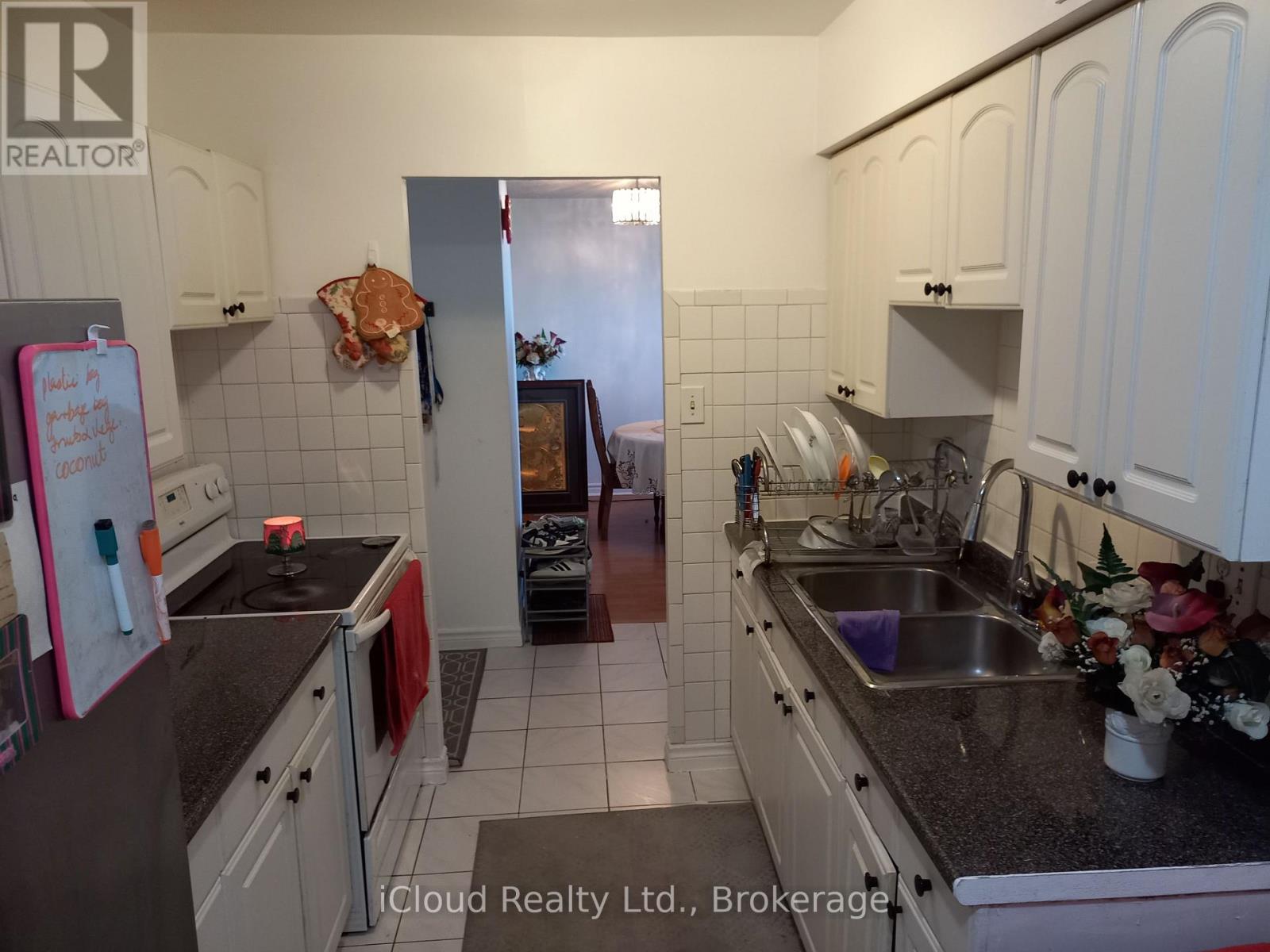 #806 390 DIXON ROAD - 19
