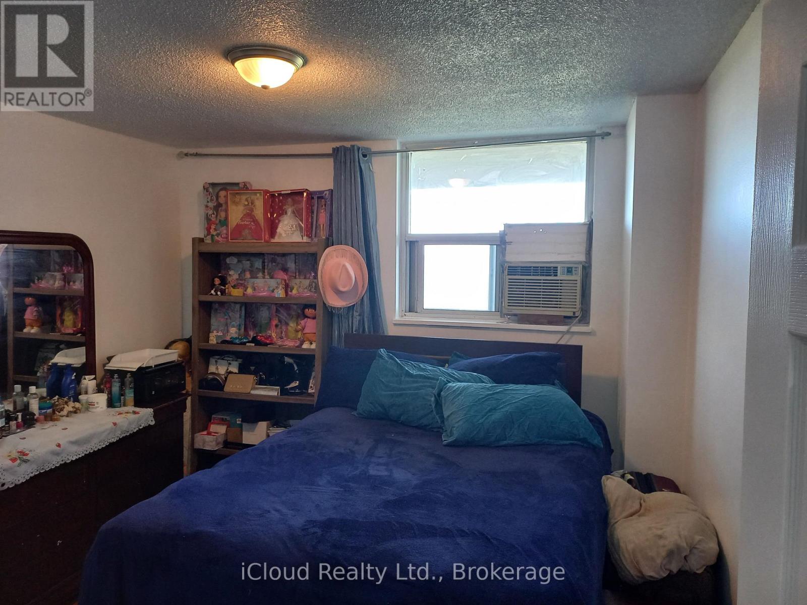 #806 390 DIXON ROAD - 3