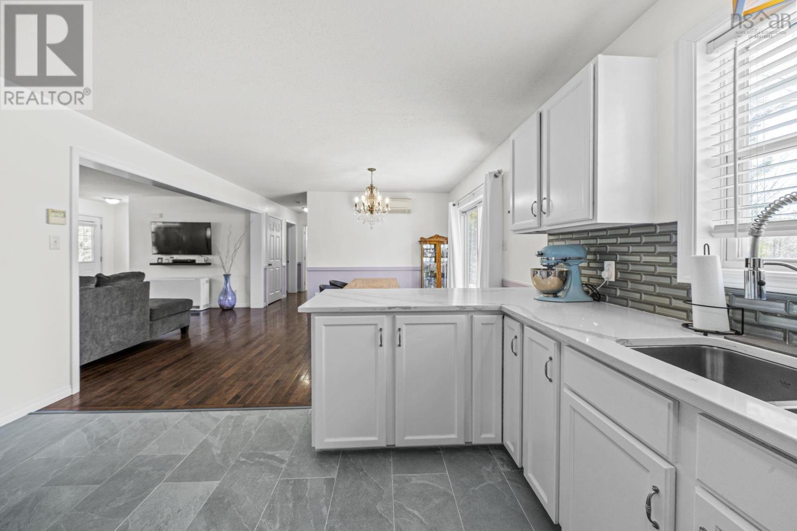 3340 Sackville Drive - 13