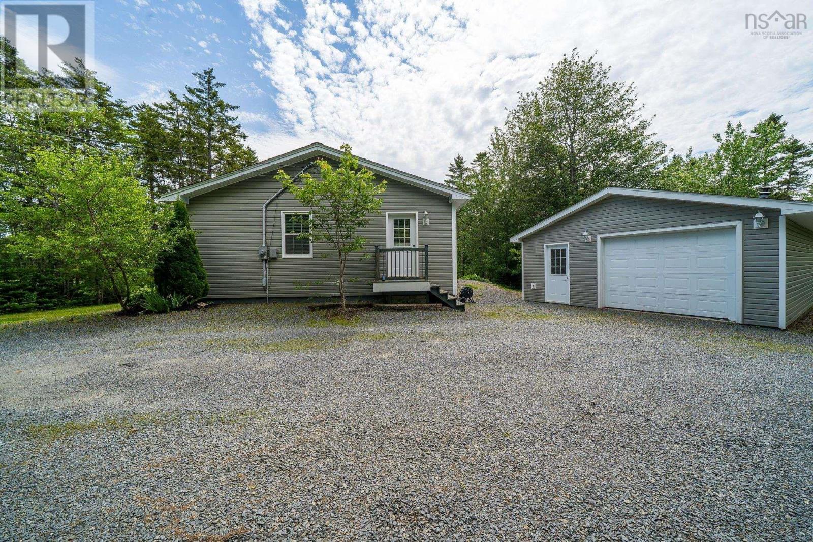 3340 Sackville Drive - 27