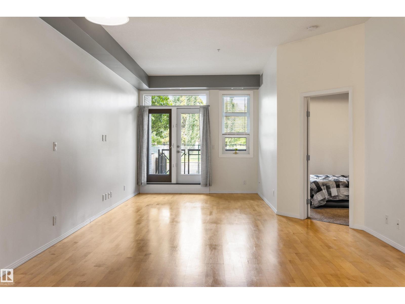 #105 10531 117 ST NW - 10