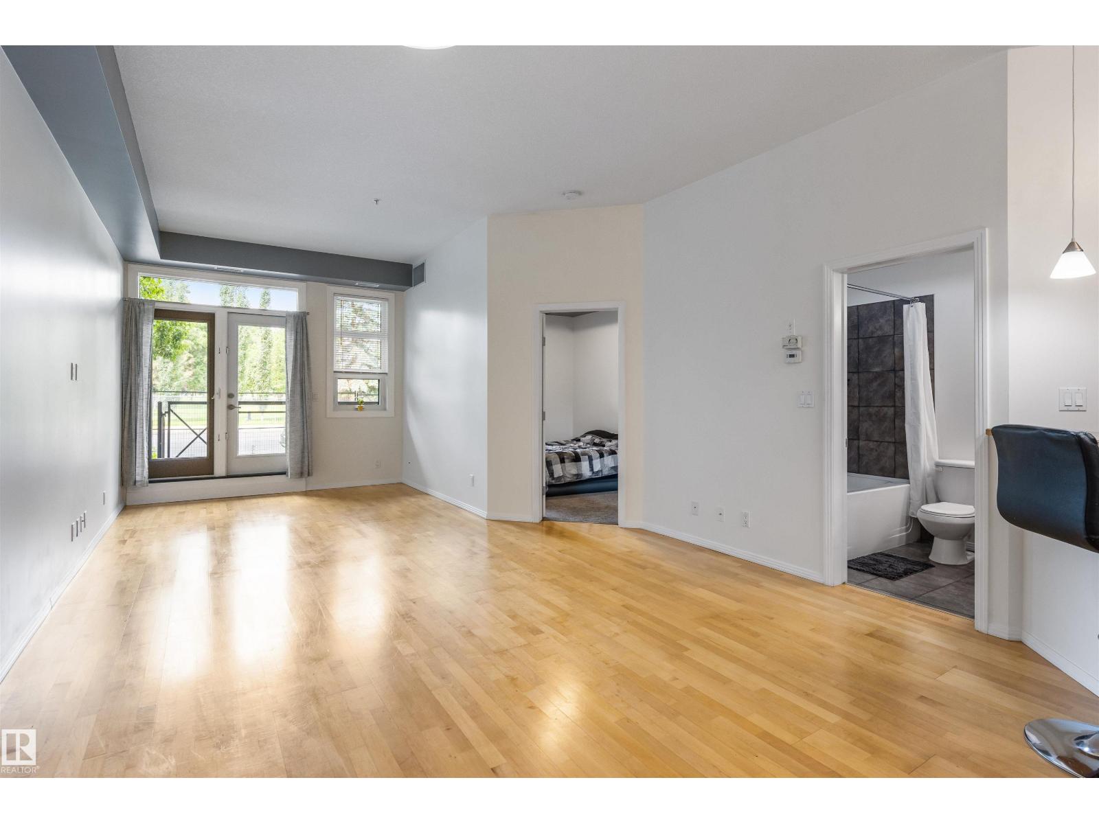 #105 10531 117 ST NW - 11