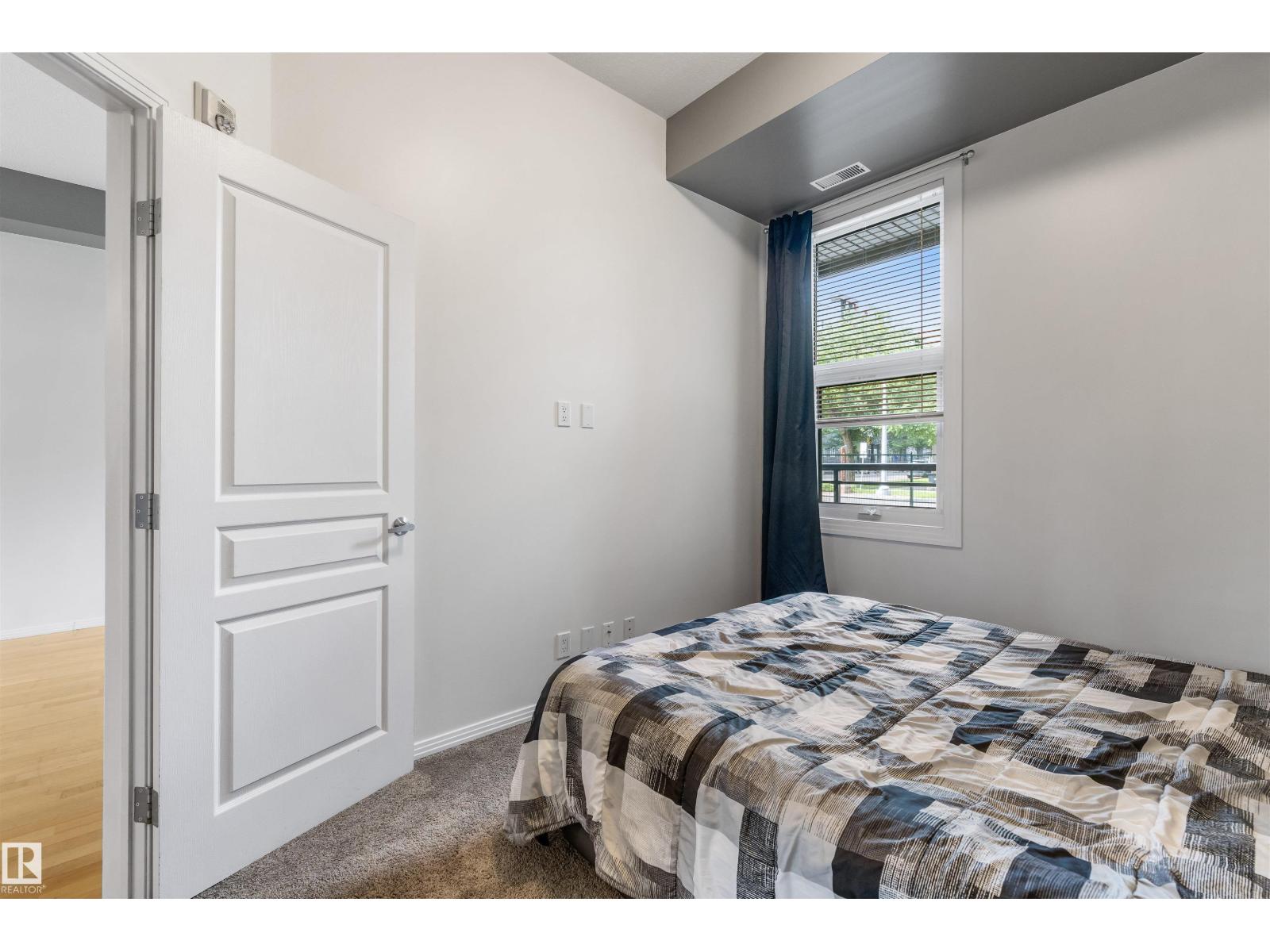 #105 10531 117 ST NW - 15