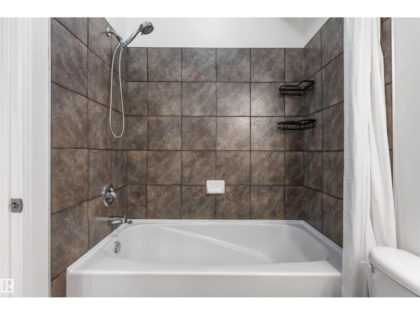 #105 10531 117 ST NW - 17