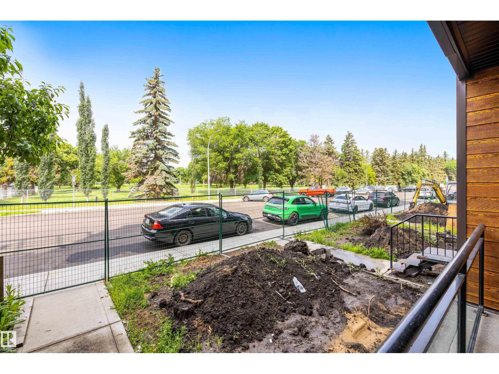 #105 10531 117 ST NW - 23